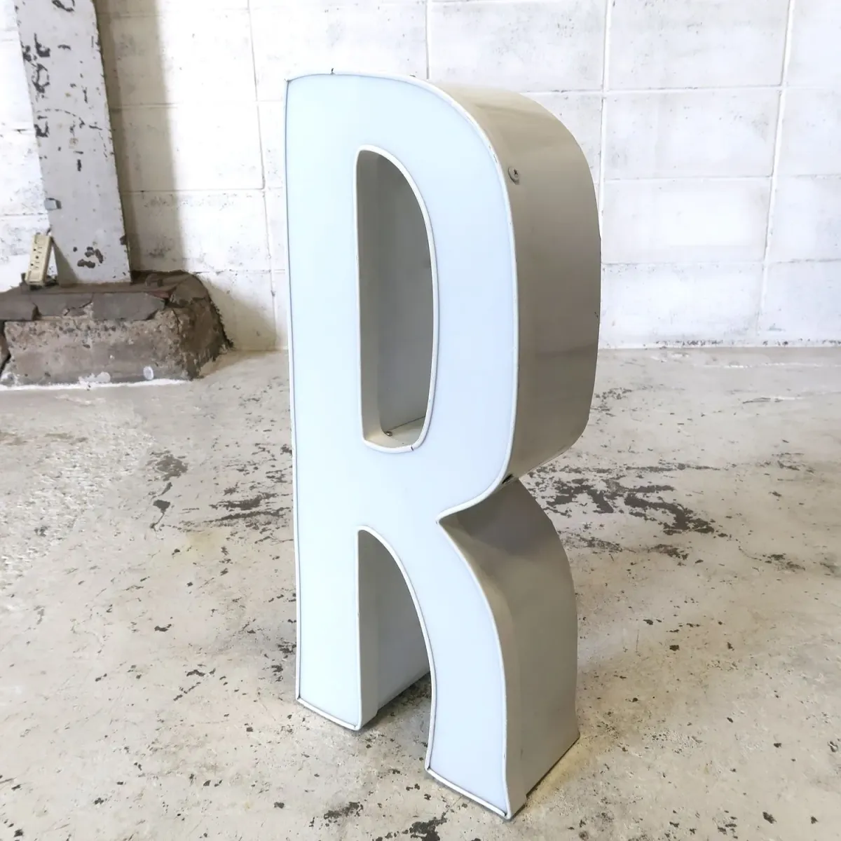ビンテージ レターサイン R