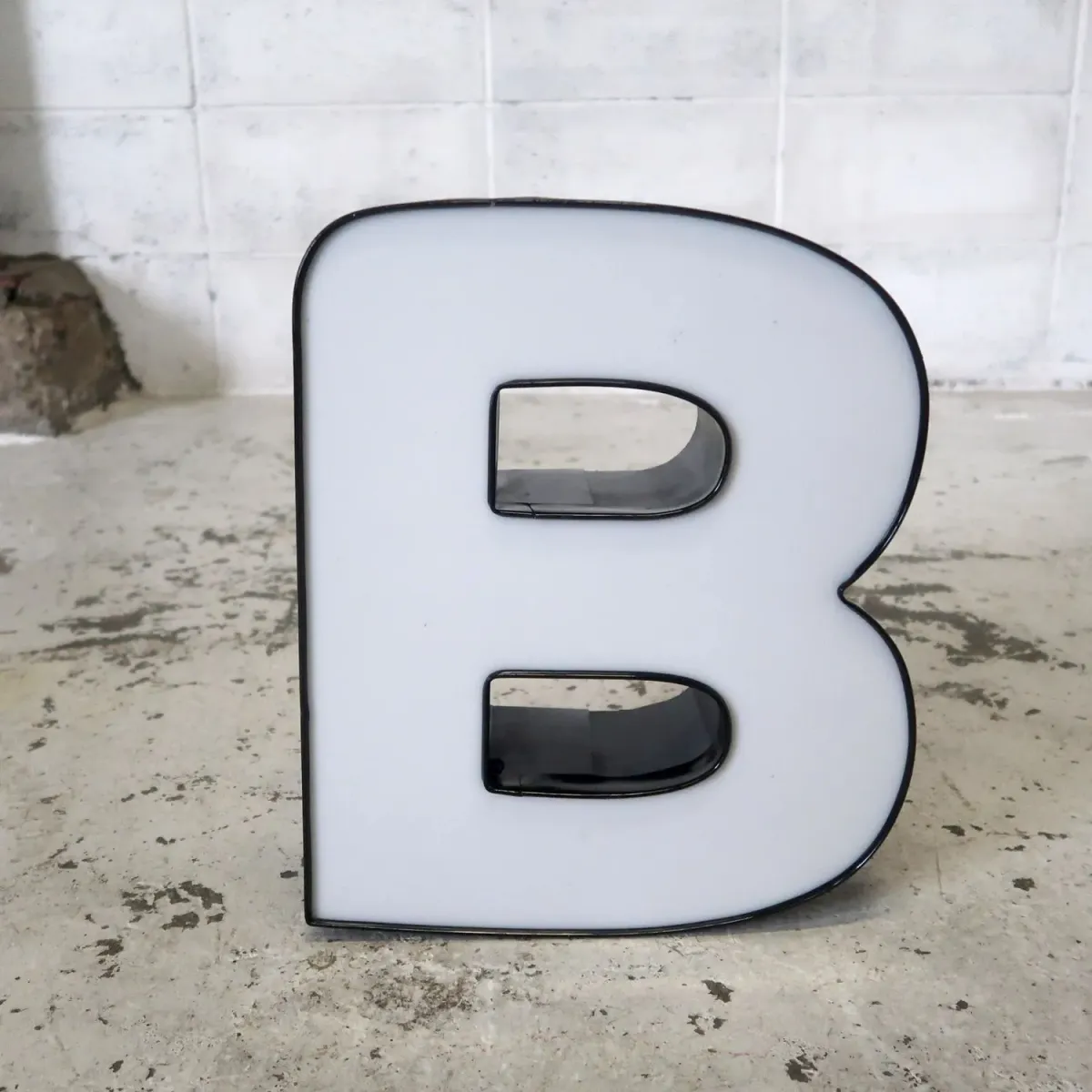 ビンテージ レターサイン B