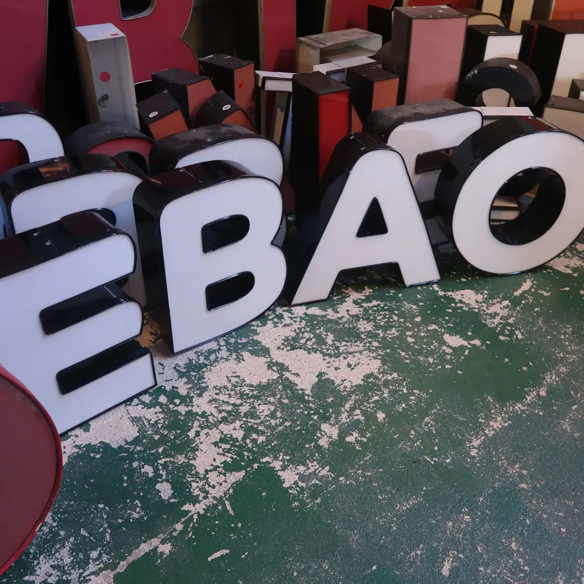 ビンテージ レターサイン B