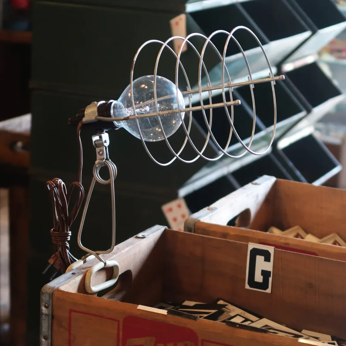 ビンテージ ワイヤーシェード クランプランプ
