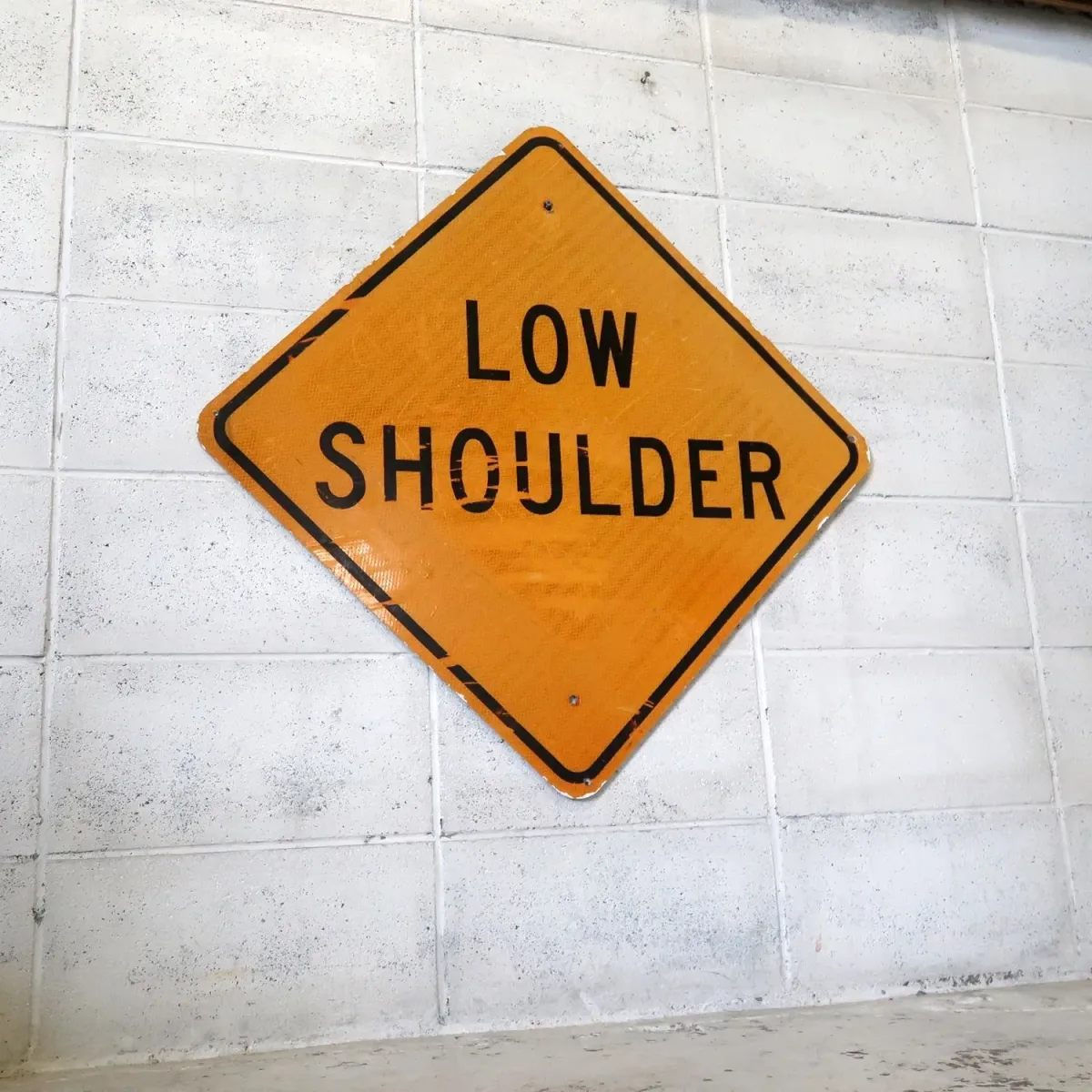 LOW SHOULDER ビンテージ ロードサイン