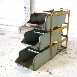 Bathey ビンテージ メタルキャビネット