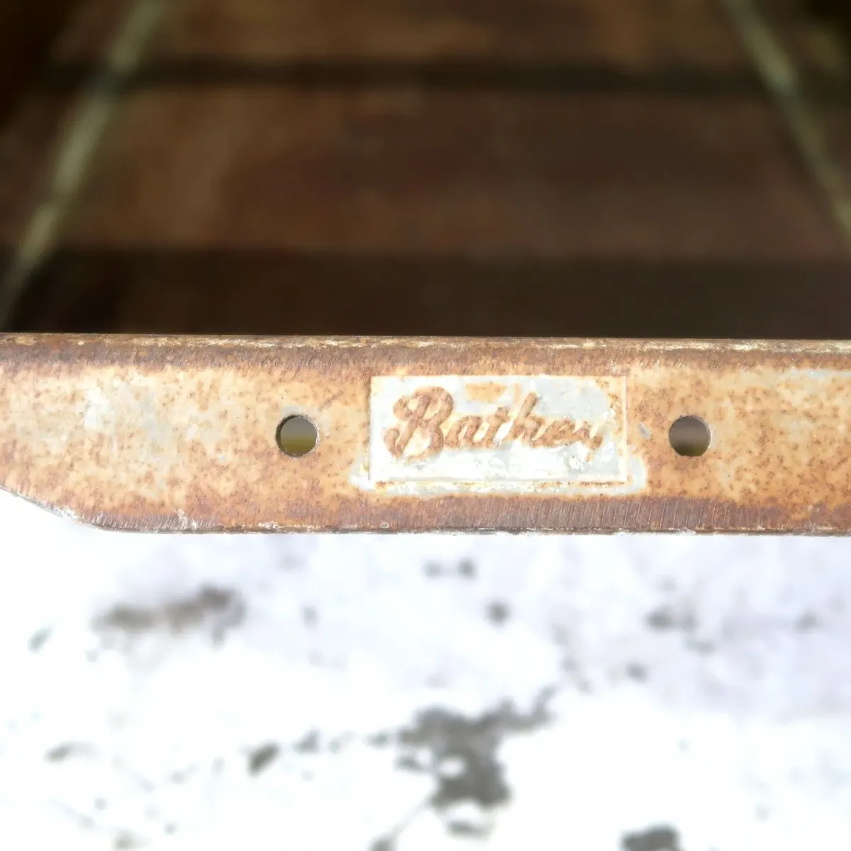 Bathey ビンテージ メタルキャビネット