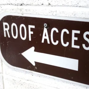 ROOF ACCESS メタルサイン