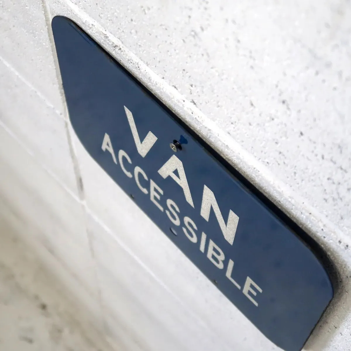 VAN ACCESSIBLE ロードサイン ホーロー