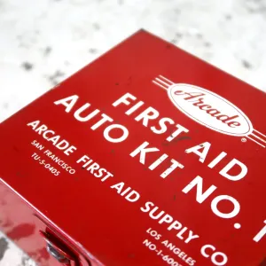 Arcade ビンテージ FIRST AID メタルボックス