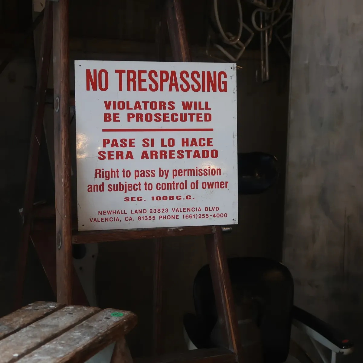 NO TRESPASSING ビンテージ メタルサイン