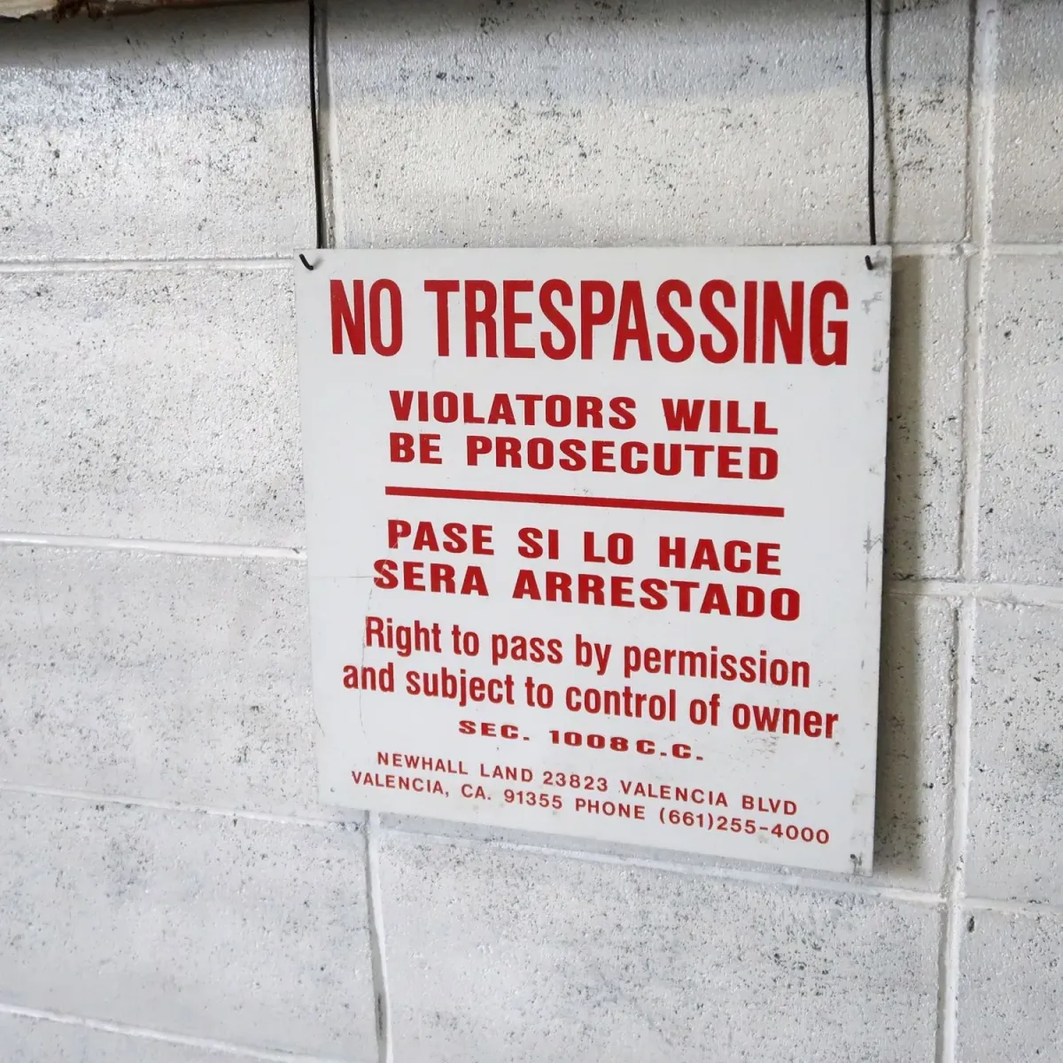 NO TRESPASSING ビンテージ メタルサイン