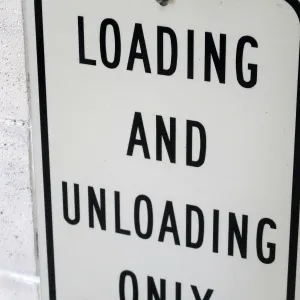 LOADING ONLY メタルサイン