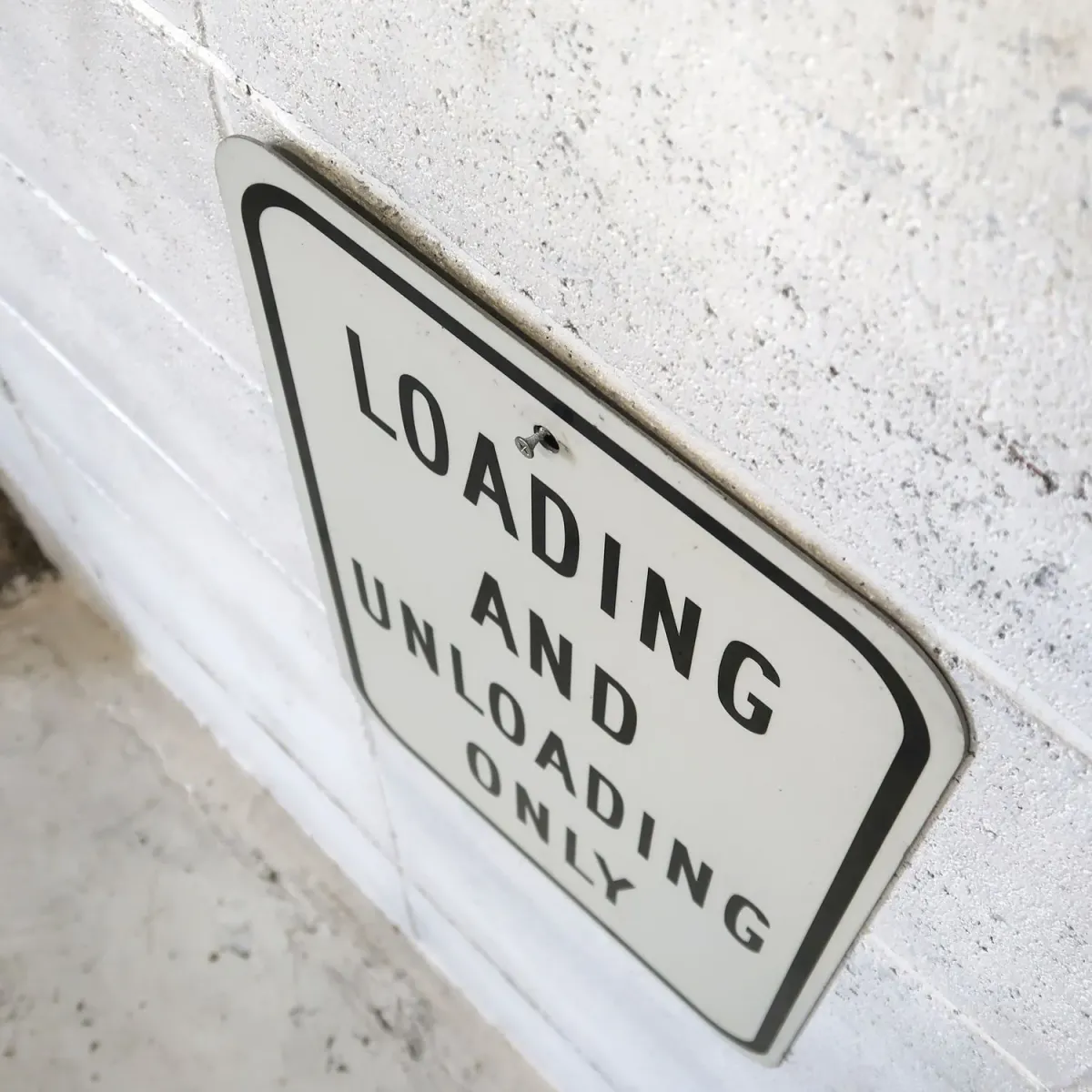 LOADING ONLY メタルサイン