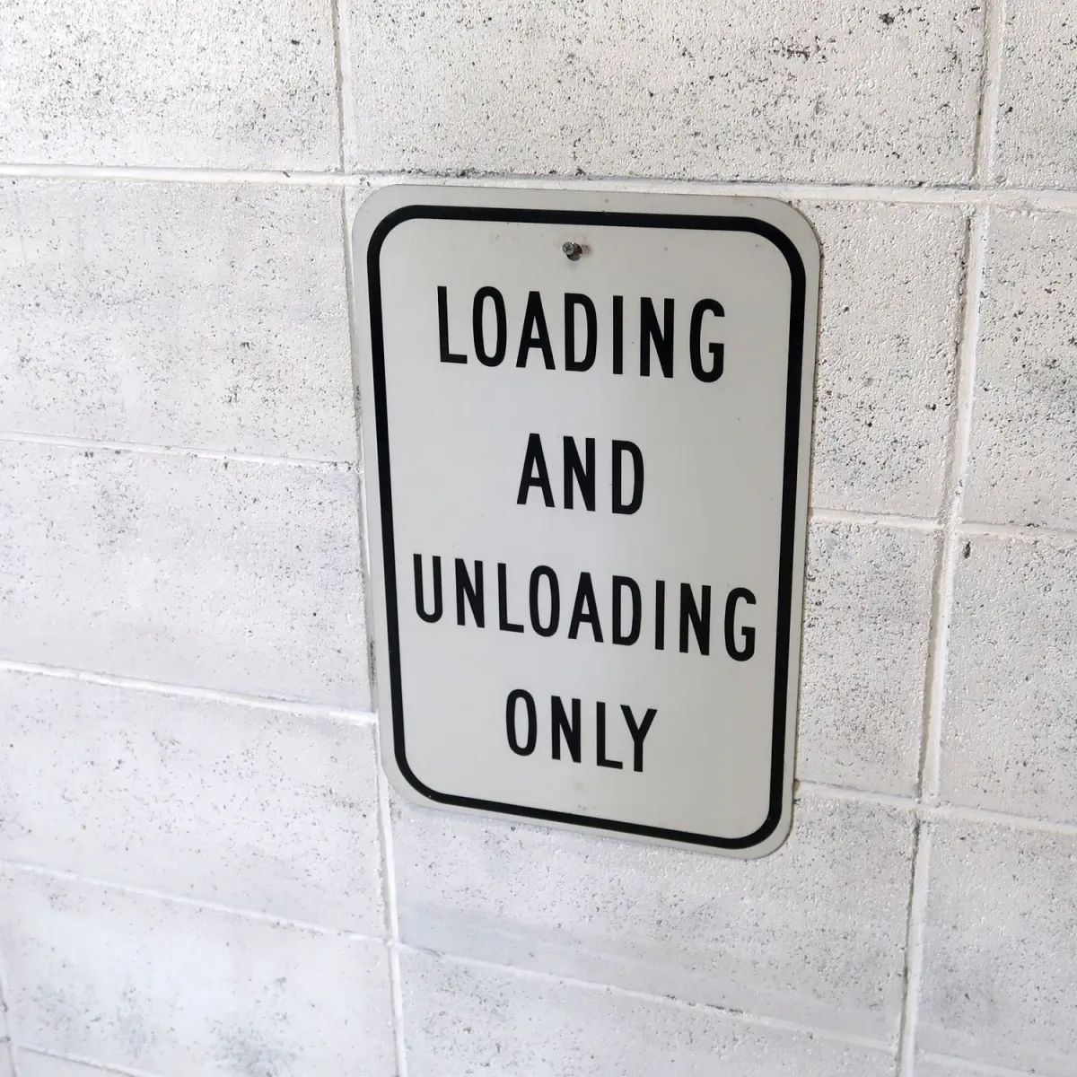 LOADING ONLY メタルサイン