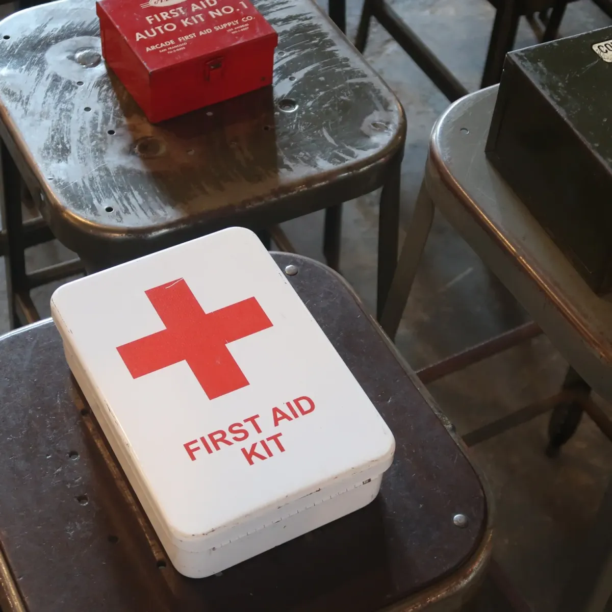 DURHAM MFG FIRST AID メタルボックス