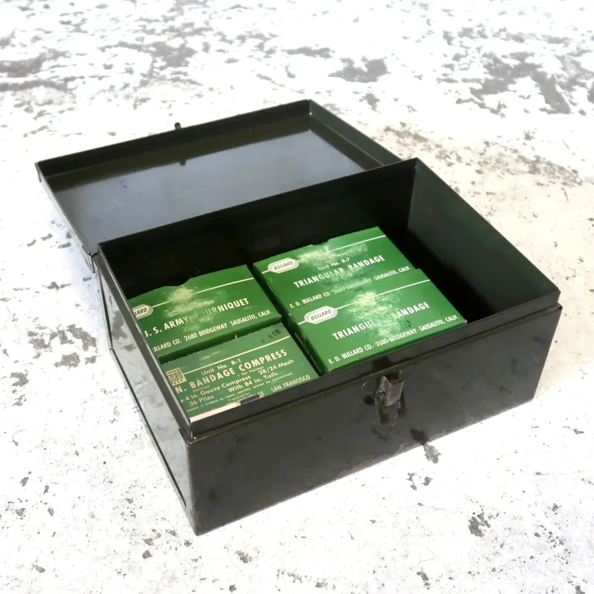 BULLARD ビンテージ FIRST AID メタルボックス ミリタリー