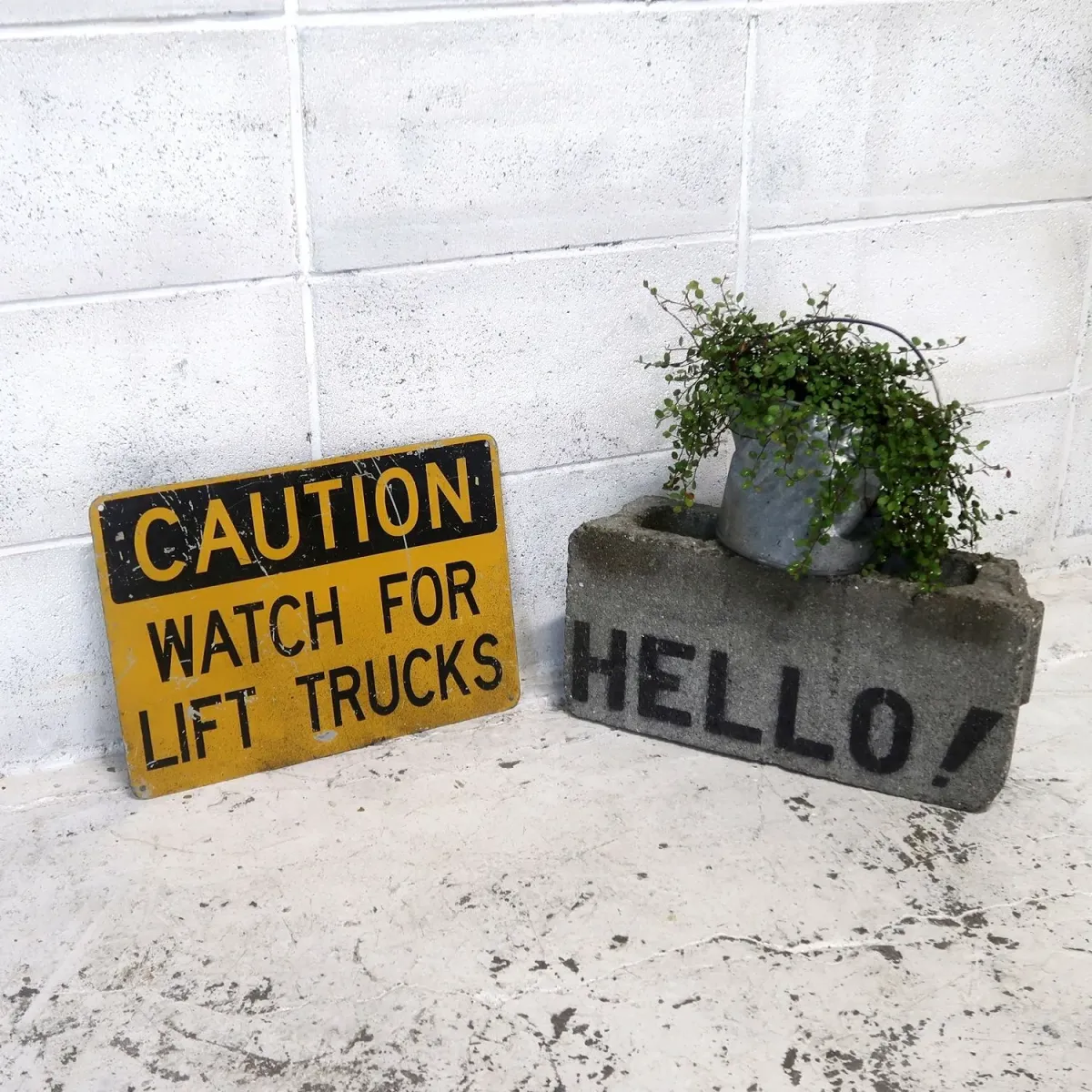 CAUTION ビンテージ ロードサイン