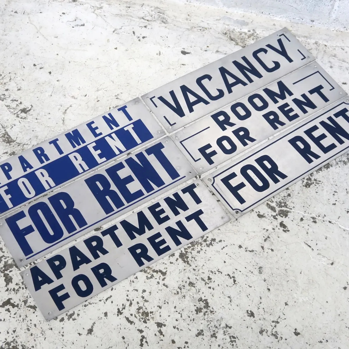ROOM FOR RENT メタルプレート