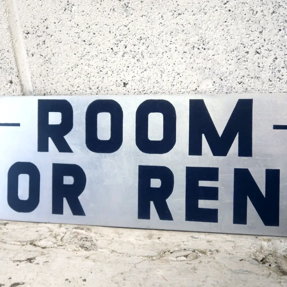 ROOM FOR RENT メタルプレート