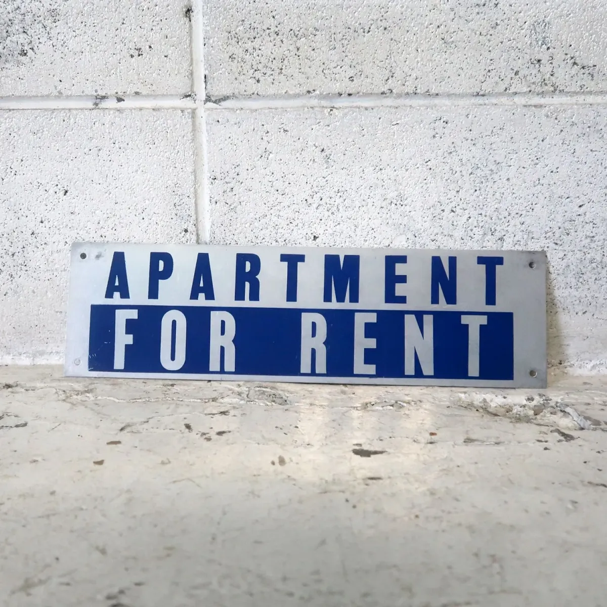 APARTMENT FOR RENT メタルプレート