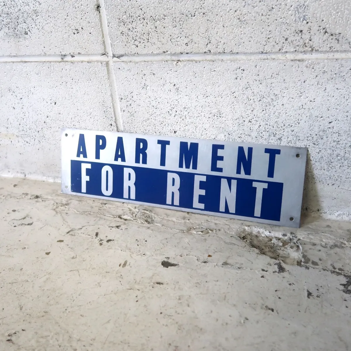 APARTMENT FOR RENT メタルプレート