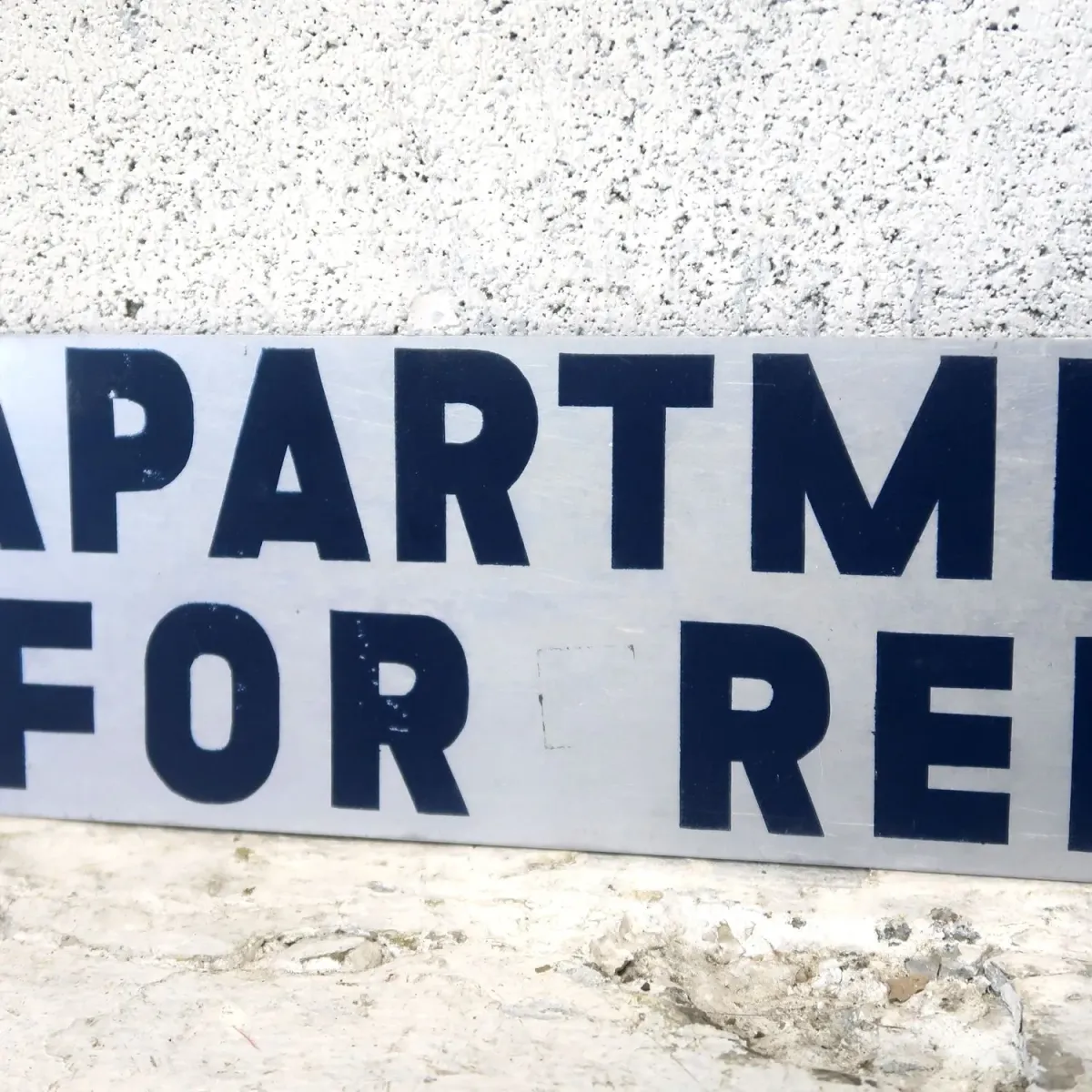 APARTMENT FOR RENT メタルプレート