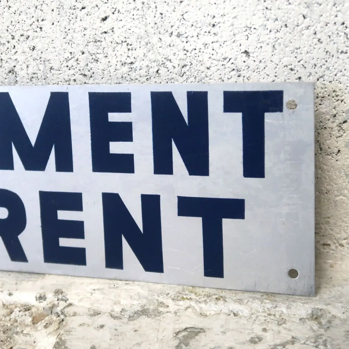 APARTMENT FOR RENT メタルプレート