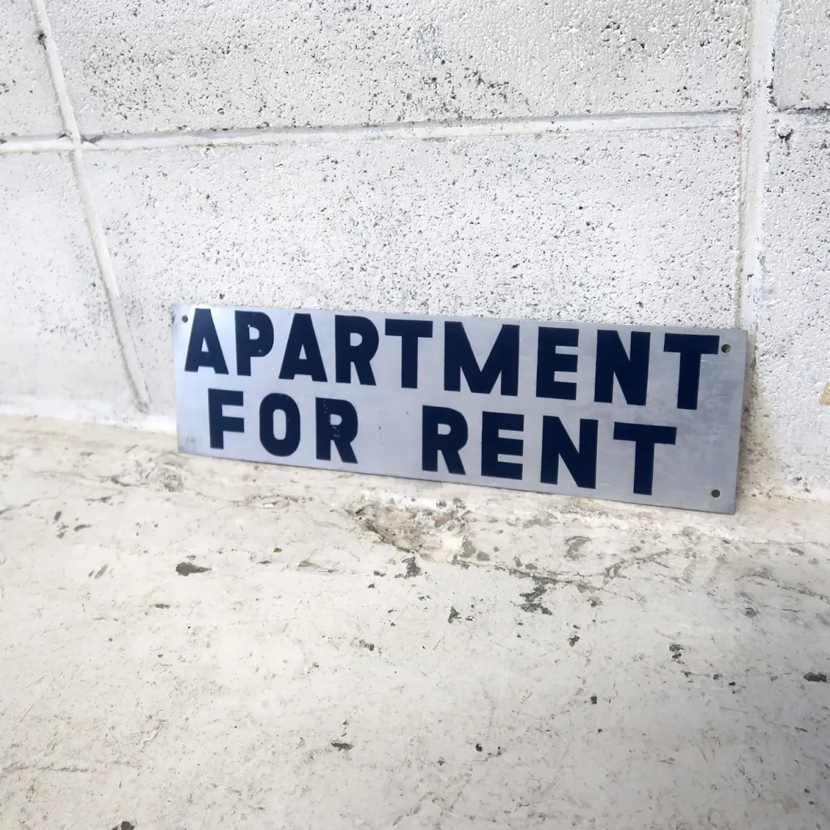 APARTMENT FOR RENT メタルプレート