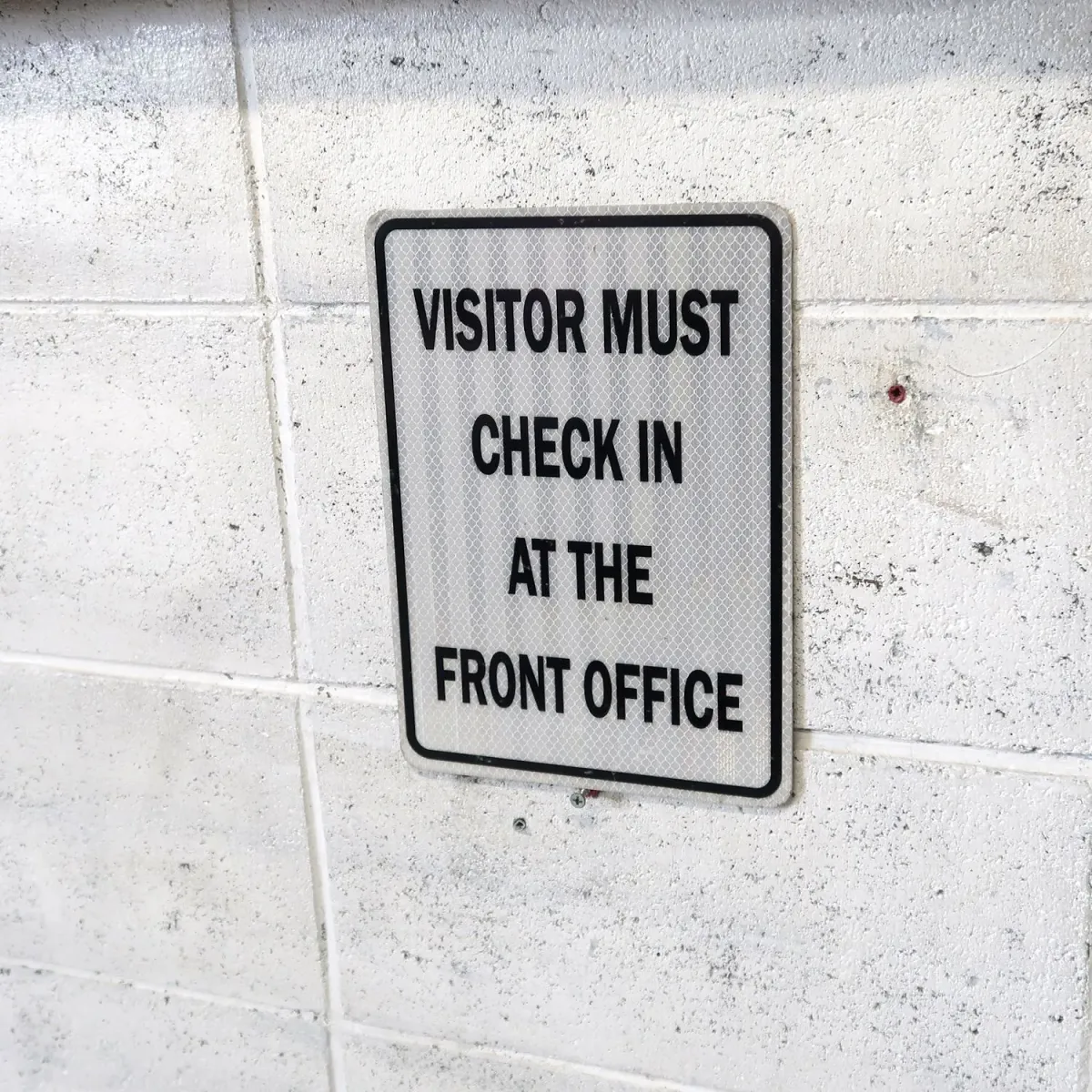 VISITOR MUST CHECK IN メタルサイン