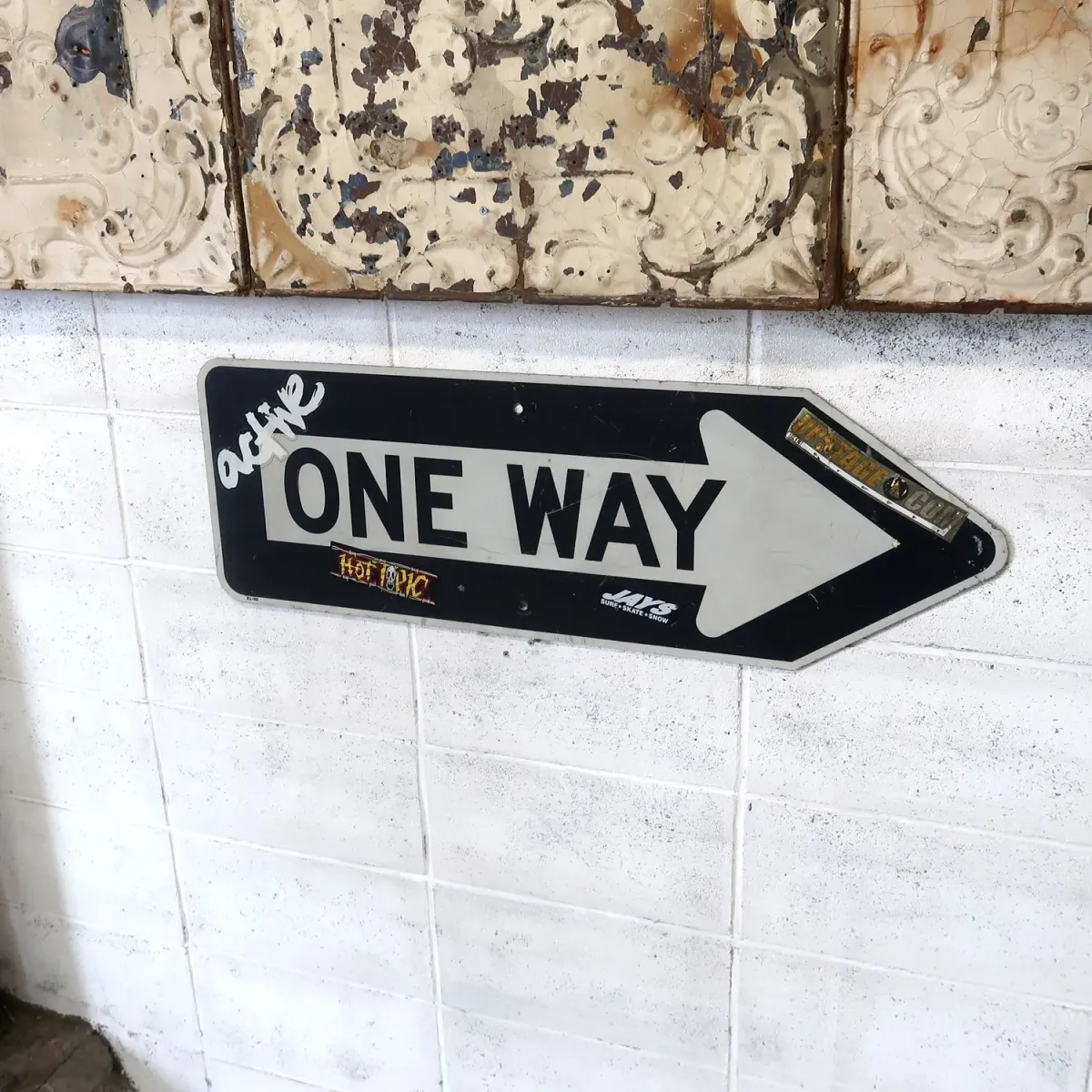 ONE WAY ロードサイン