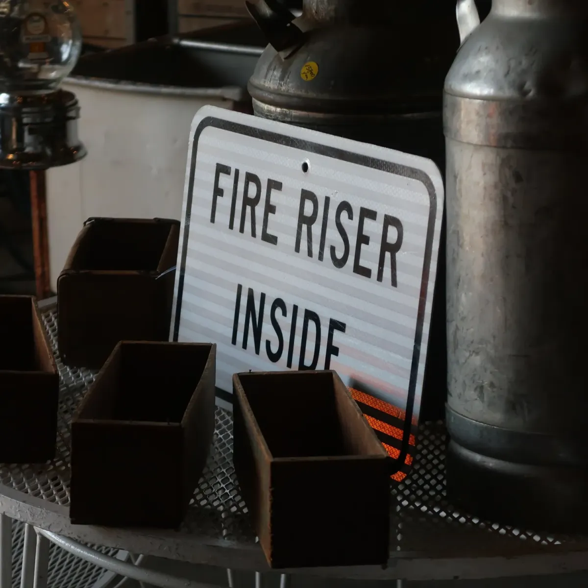 FIRE RISER INSIDE メタルサイン