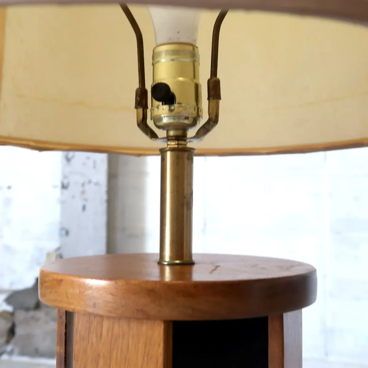 ミッドセンチュリー モダンデザイン テーブルランプ
