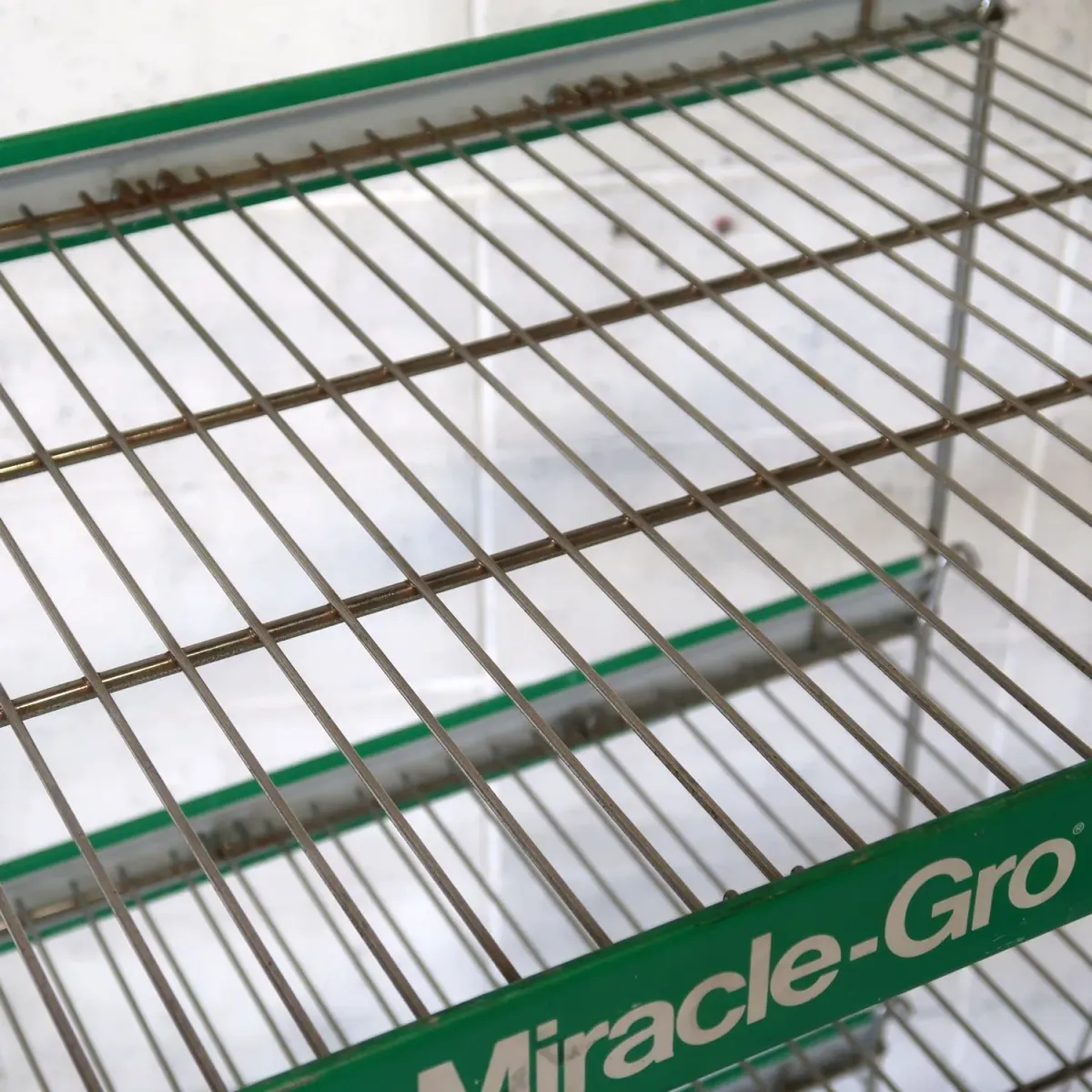 Miracle-Gro ストアディスプレイ ワイヤーラック