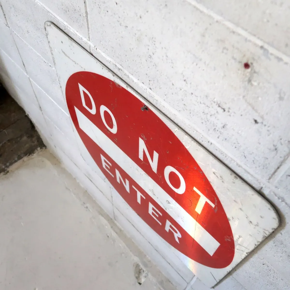 DO NOT ENTER ロードサイン