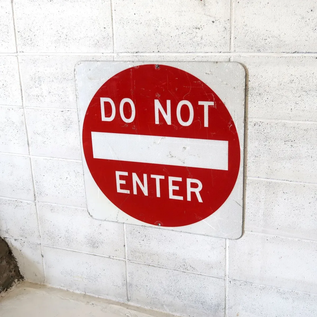 DO NOT ENTER ロードサイン
