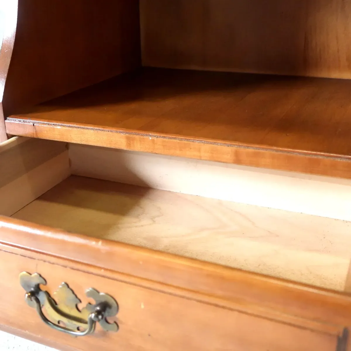 アンティーク ナイトスタンド