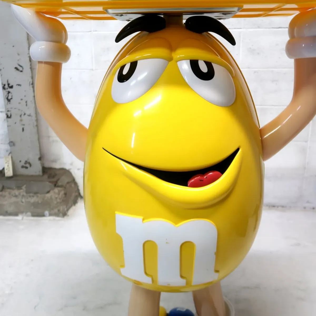 M&M's イエロー 大型 ストアディスプレイ