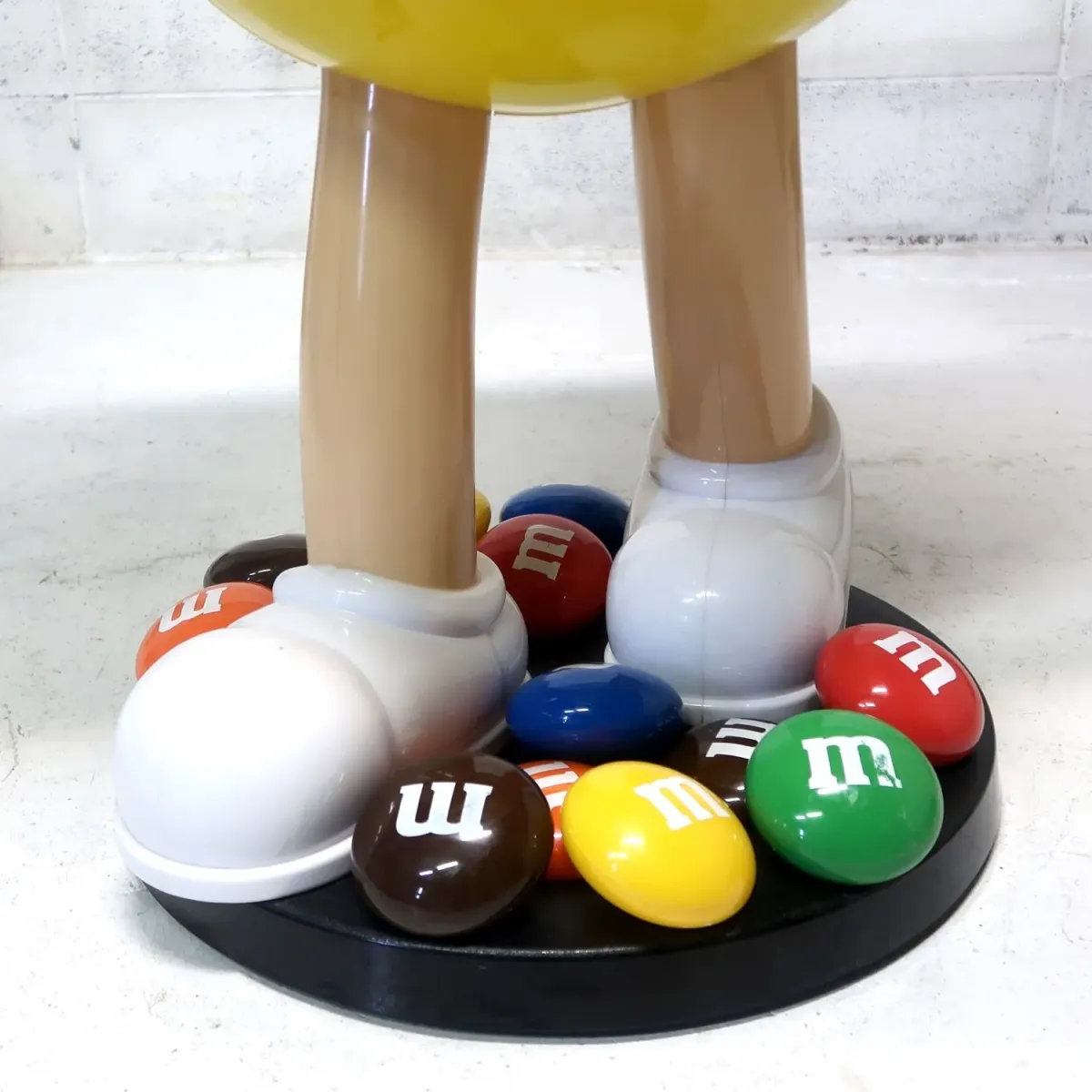 M&M's イエロー 大型 ストアディスプレイ