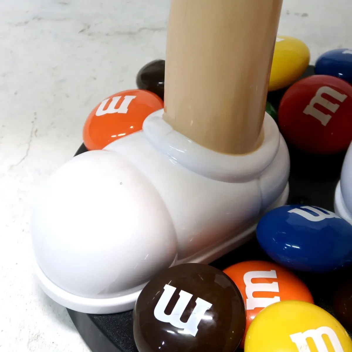 M&M's イエロー 大型 ストアディスプレイ