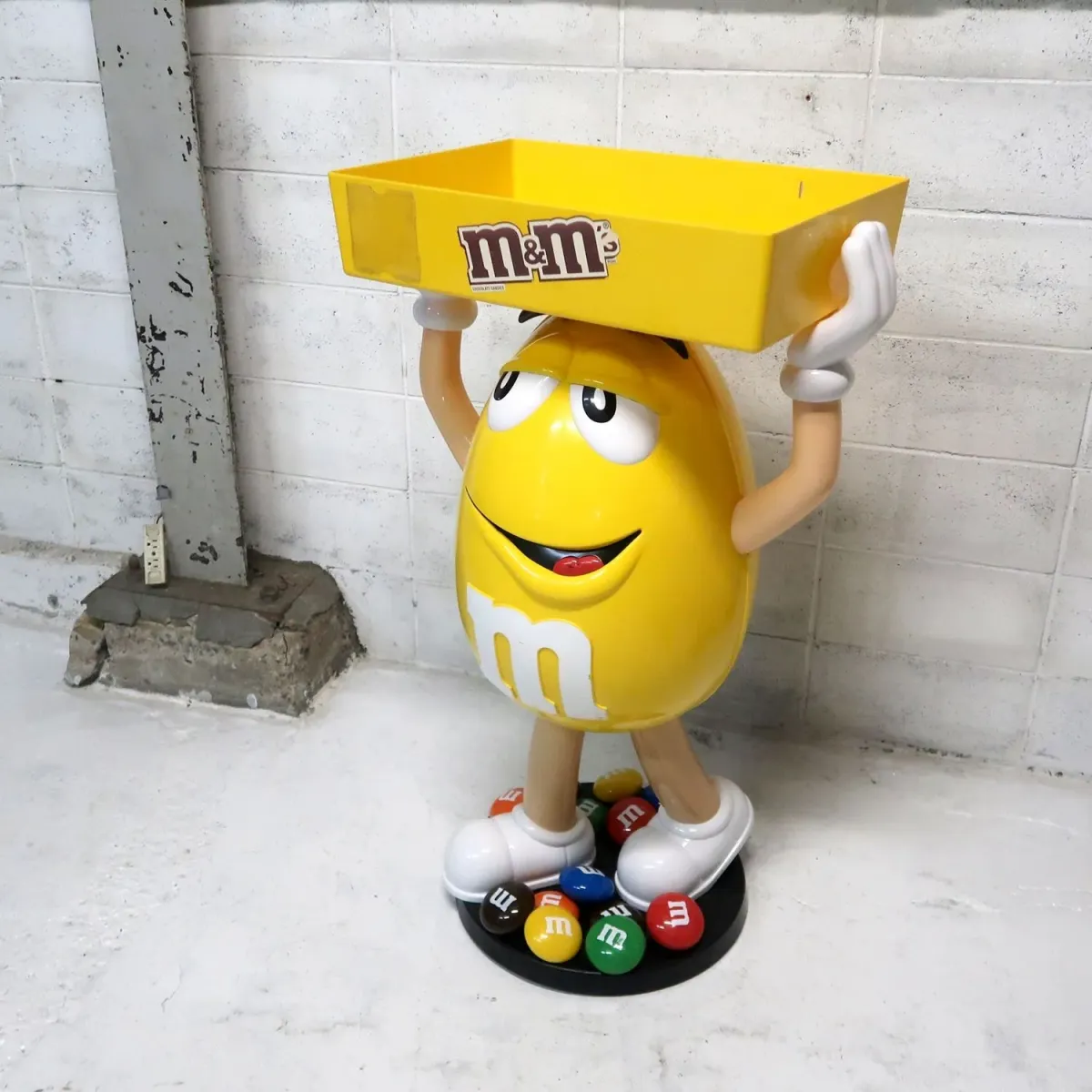 M&M's イエロー 大型 ストアディスプレイ