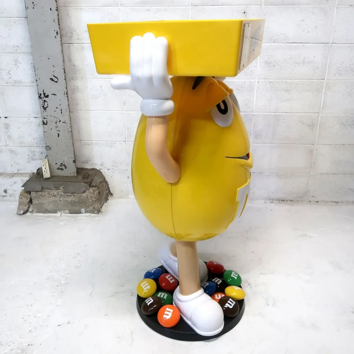 M&M's イエロー 大型 ストアディスプレイ