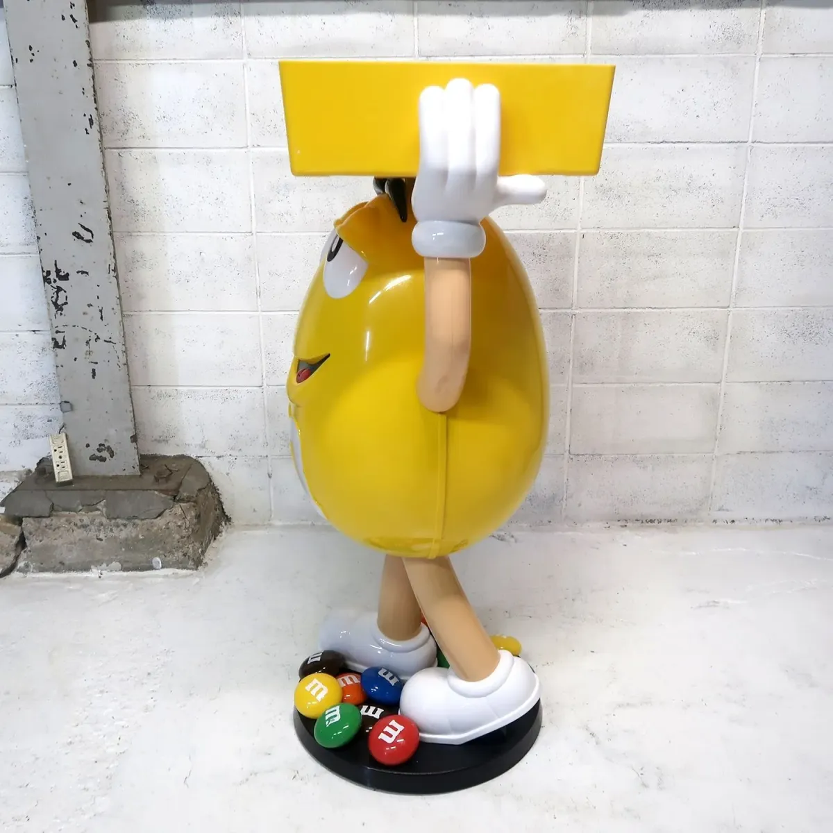 M&M's イエロー 大型 ストアディスプレイ