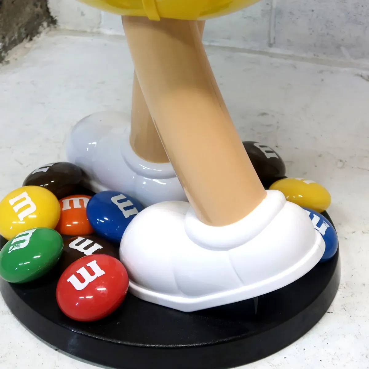 M&M's イエロー 大型 ストアディスプレイ