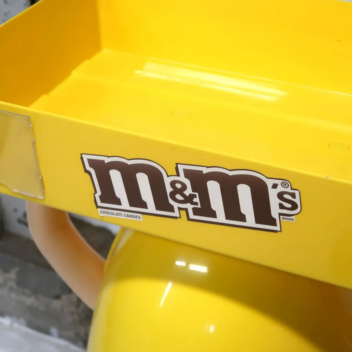 M&M's イエロー 大型 ストアディスプレイ