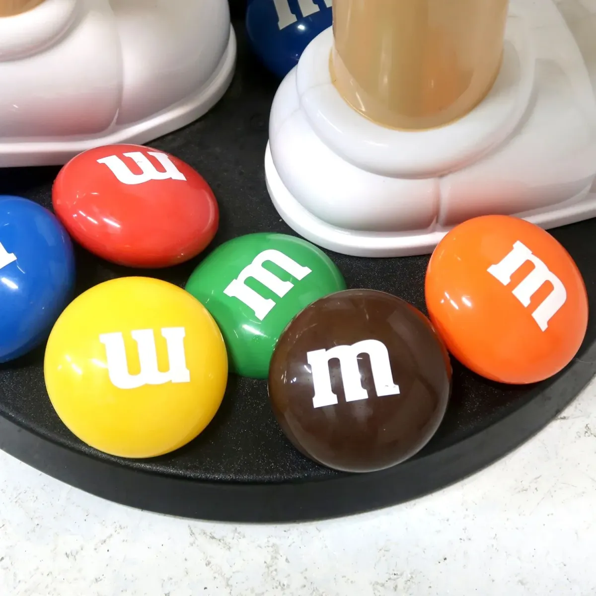 M&M's イエロー 大型 ストアディスプレイ