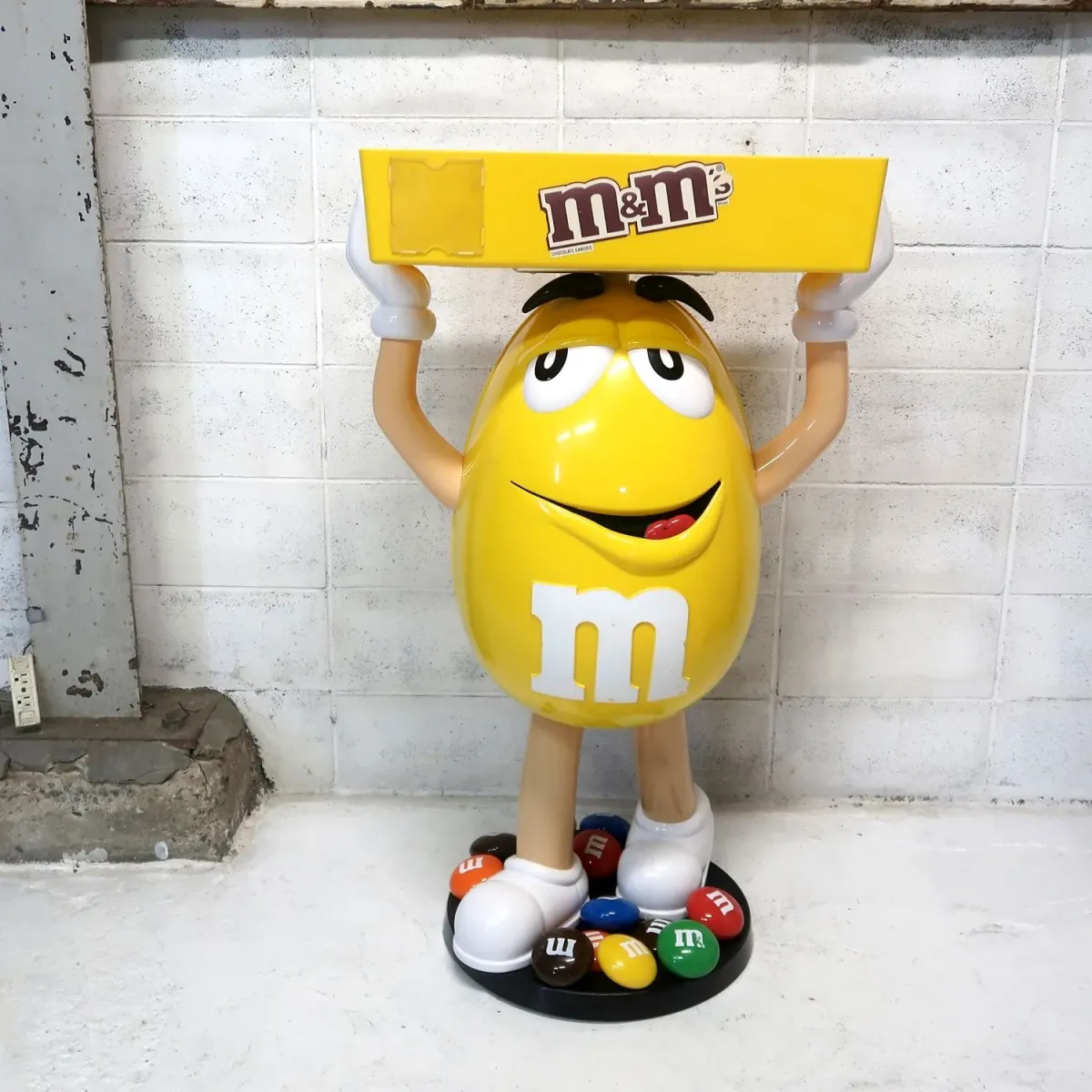 M&M's イエロー 大型 ストアディスプレイ