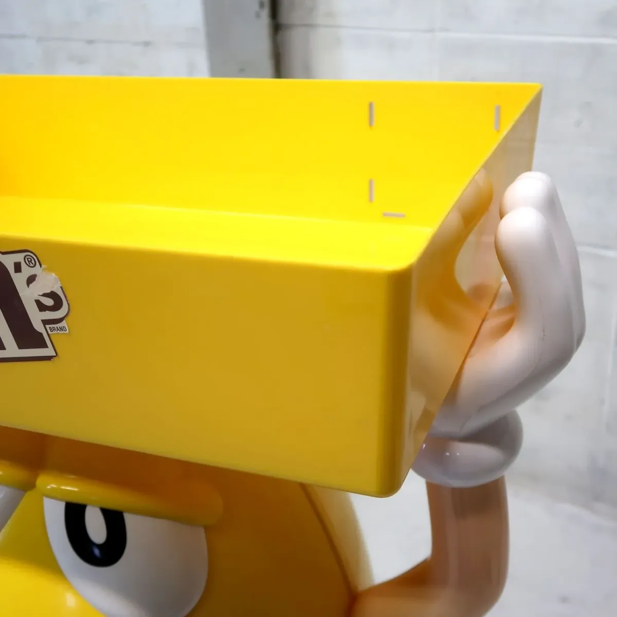 M&M's イエロー 大型 ストアディスプレイ
